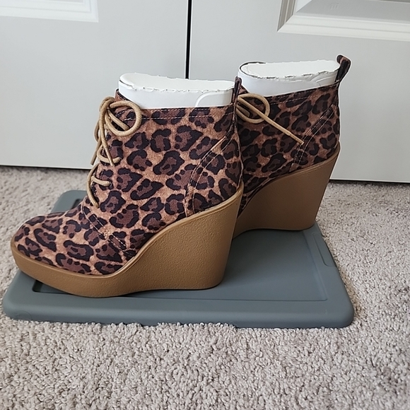 Jessica Simpson Leopard Catcher Suede Leather Wedge Booties - Picture 5 of 8